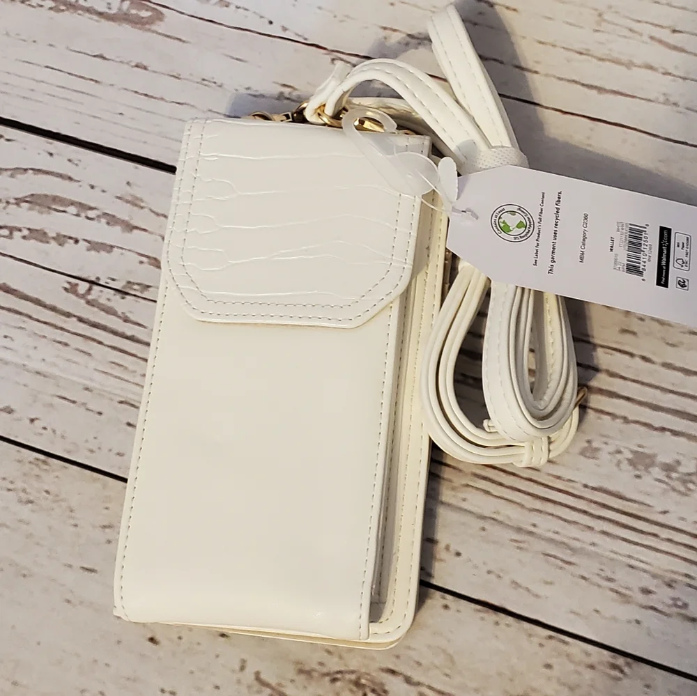 Time and Tru women's recycled materials wallet with crossbody strap white